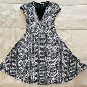 "Kimchi Blue" Black & White Tribal Print Dress. Women’s Size XS